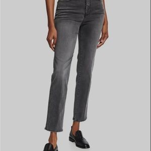 FRAME Le Sylvie Slender
Straight-Leg Jeans Black Jeans Size 27 (petite)